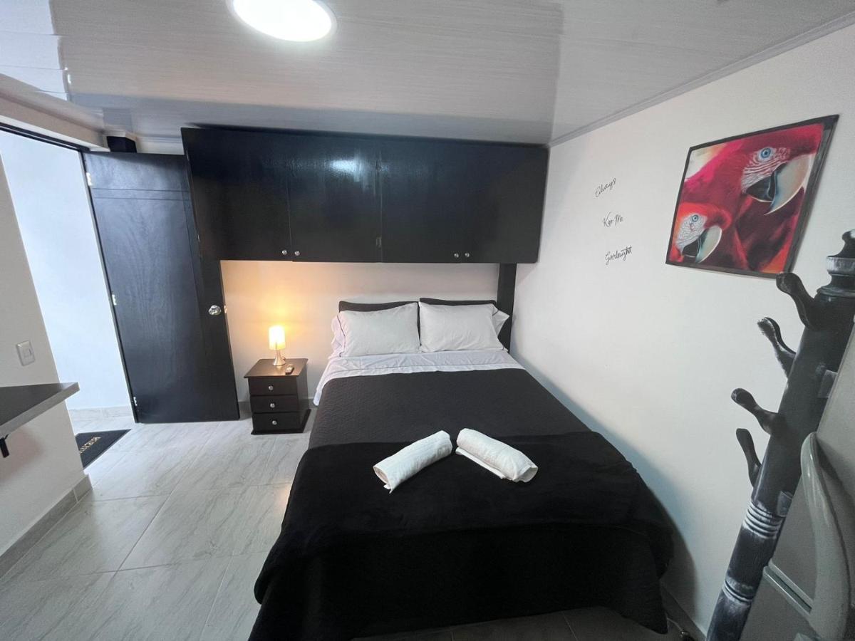 Edificio Santamarta Medellin Hotel Екстериор снимка