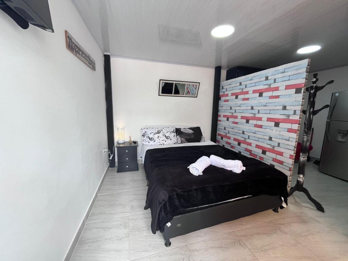 Edificio Santamarta Medellin Hotel Екстериор снимка