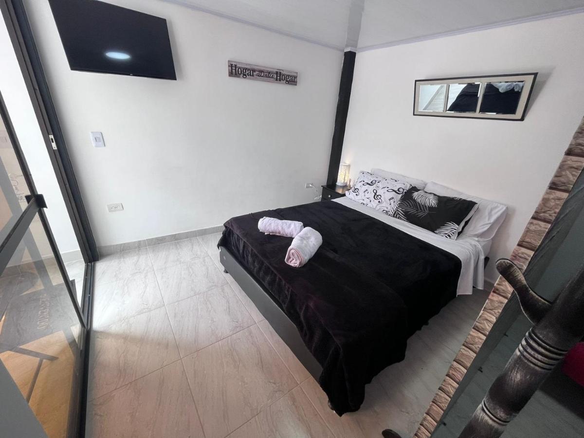 Edificio Santamarta Medellin Hotel Екстериор снимка