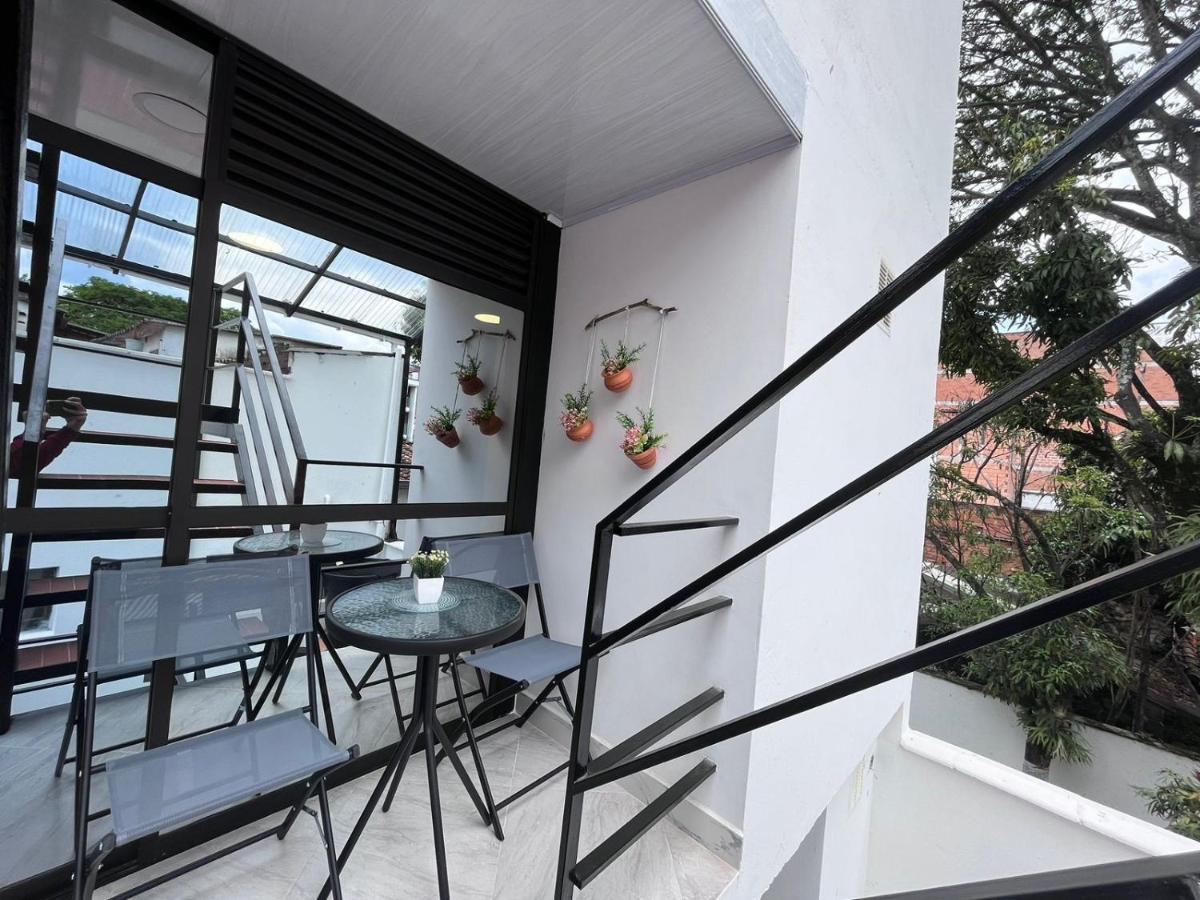 Edificio Santamarta Medellin Hotel Екстериор снимка