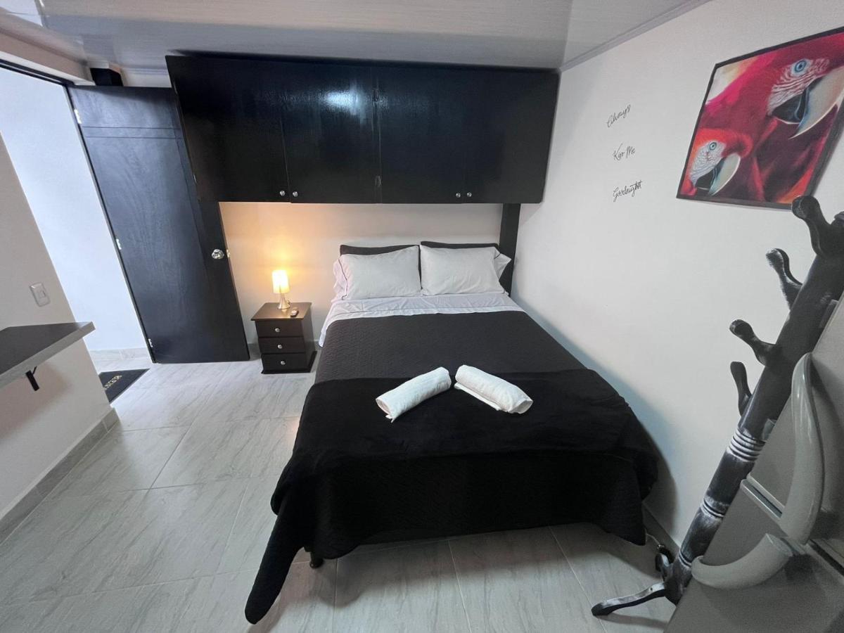 Edificio Santamarta Medellin Hotel Екстериор снимка