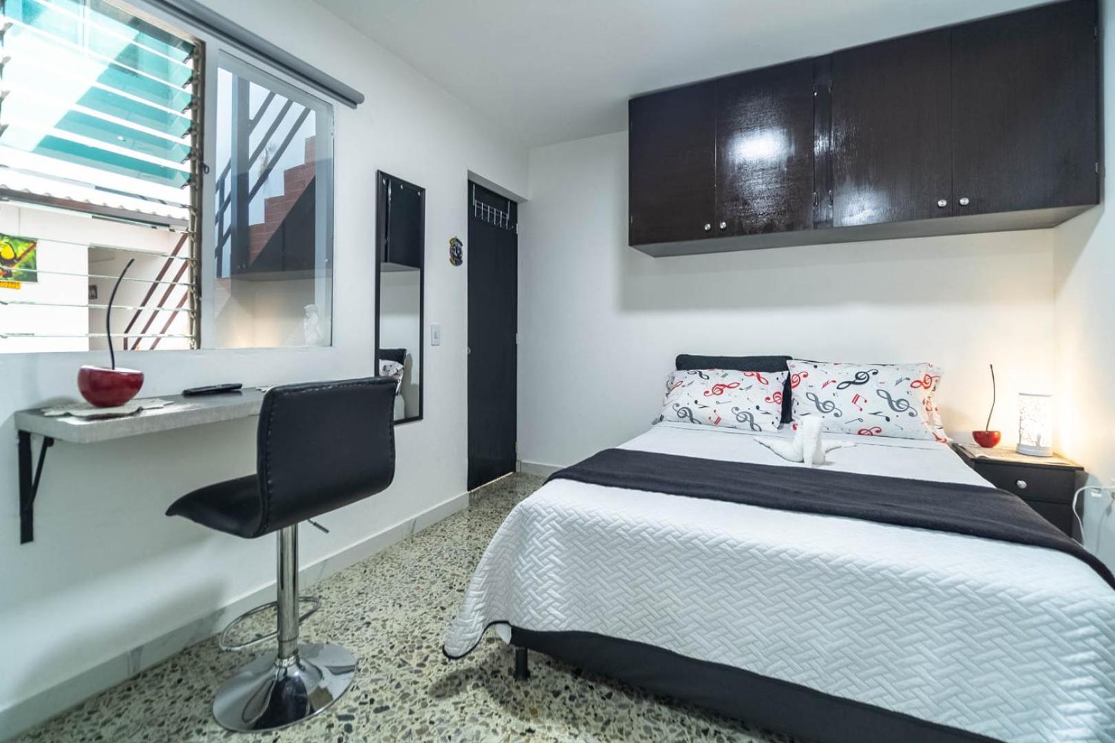 Edificio Santamarta Medellin Hotel Екстериор снимка