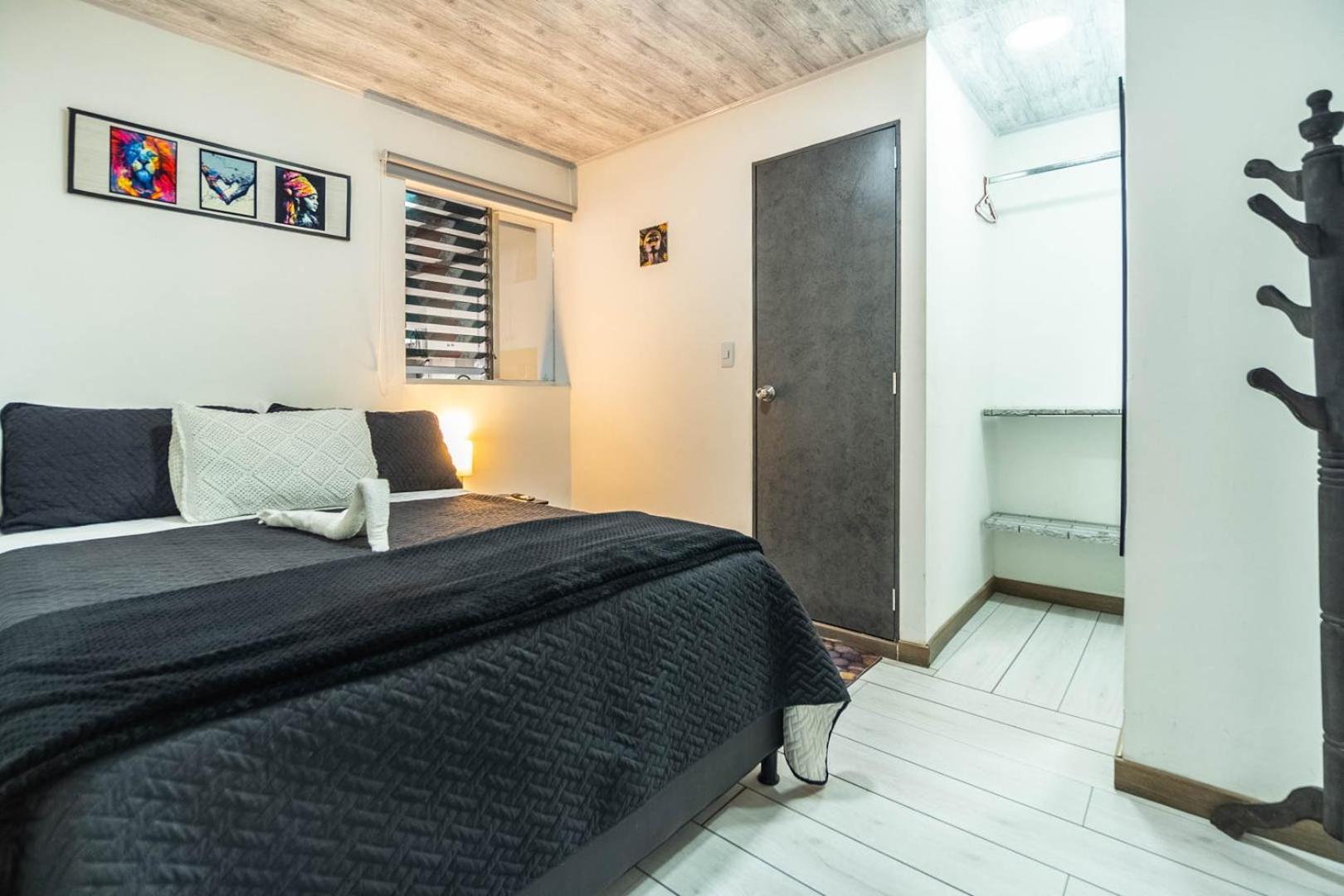 Edificio Santamarta Medellin Hotel Екстериор снимка