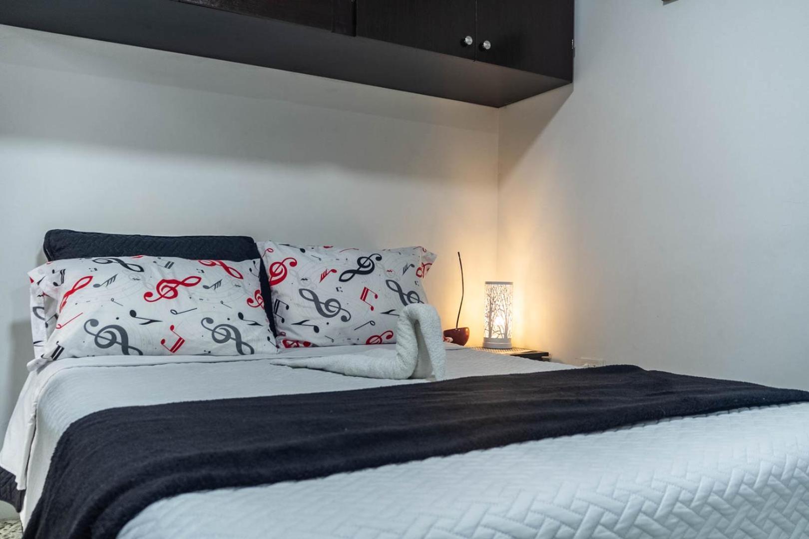 Edificio Santamarta Medellin Hotel Екстериор снимка