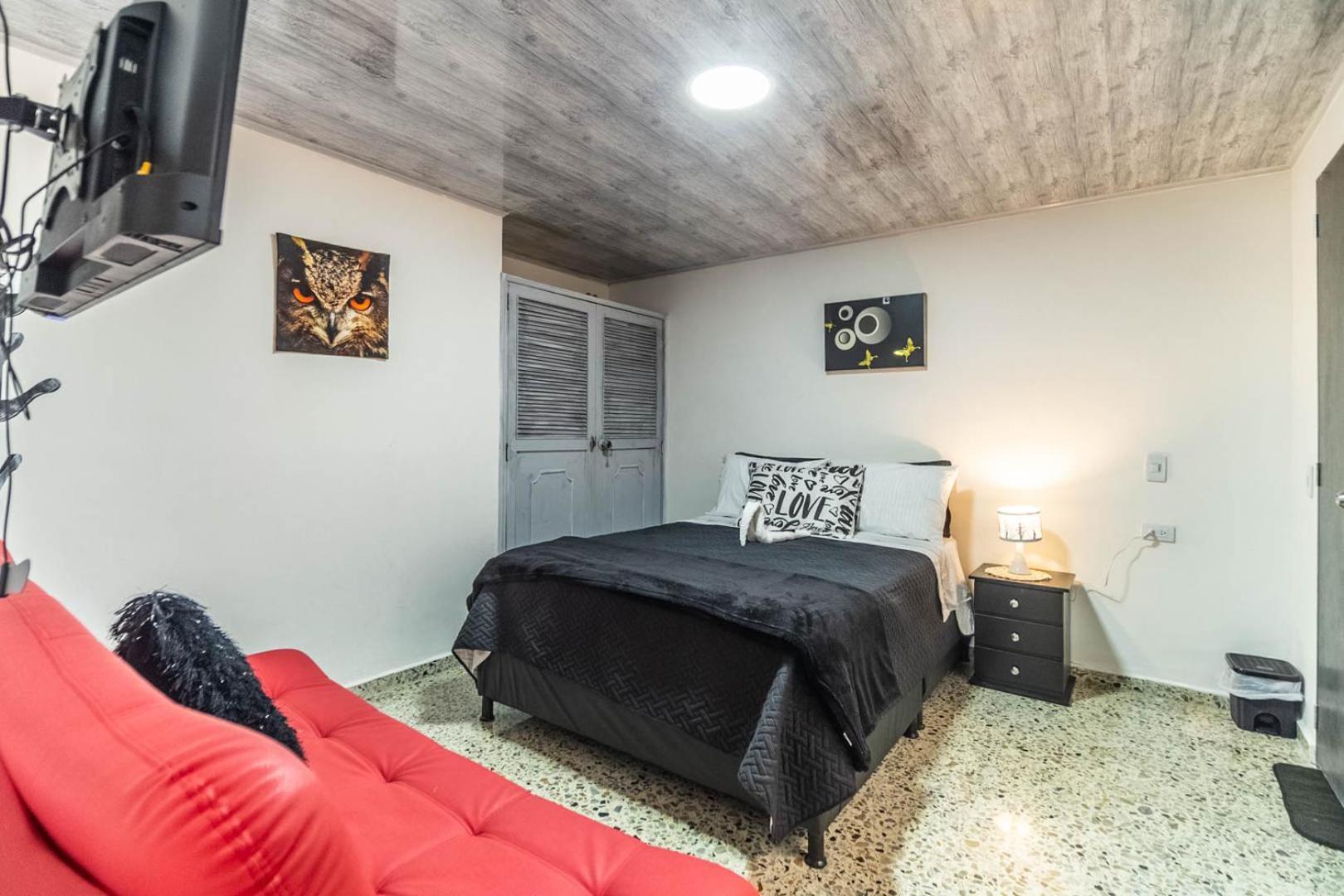 Edificio Santamarta Medellin Hotel Екстериор снимка