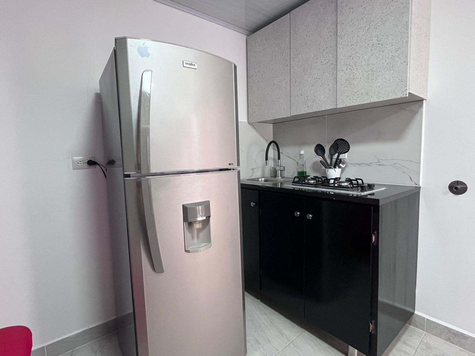 Edificio Santamarta Medellin Hotel Екстериор снимка